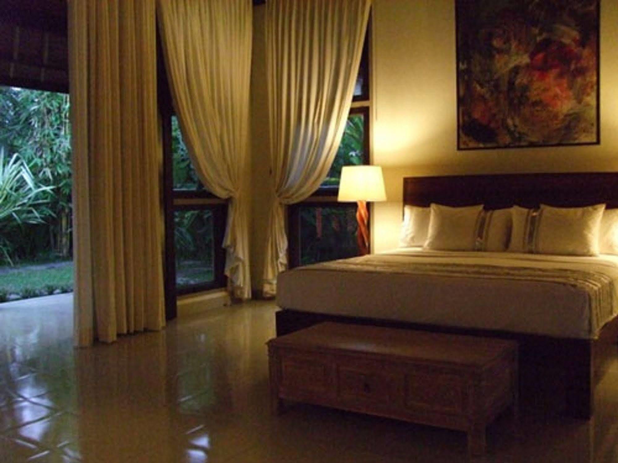 Puri Lotus Hotell Ubud Exteriör bild